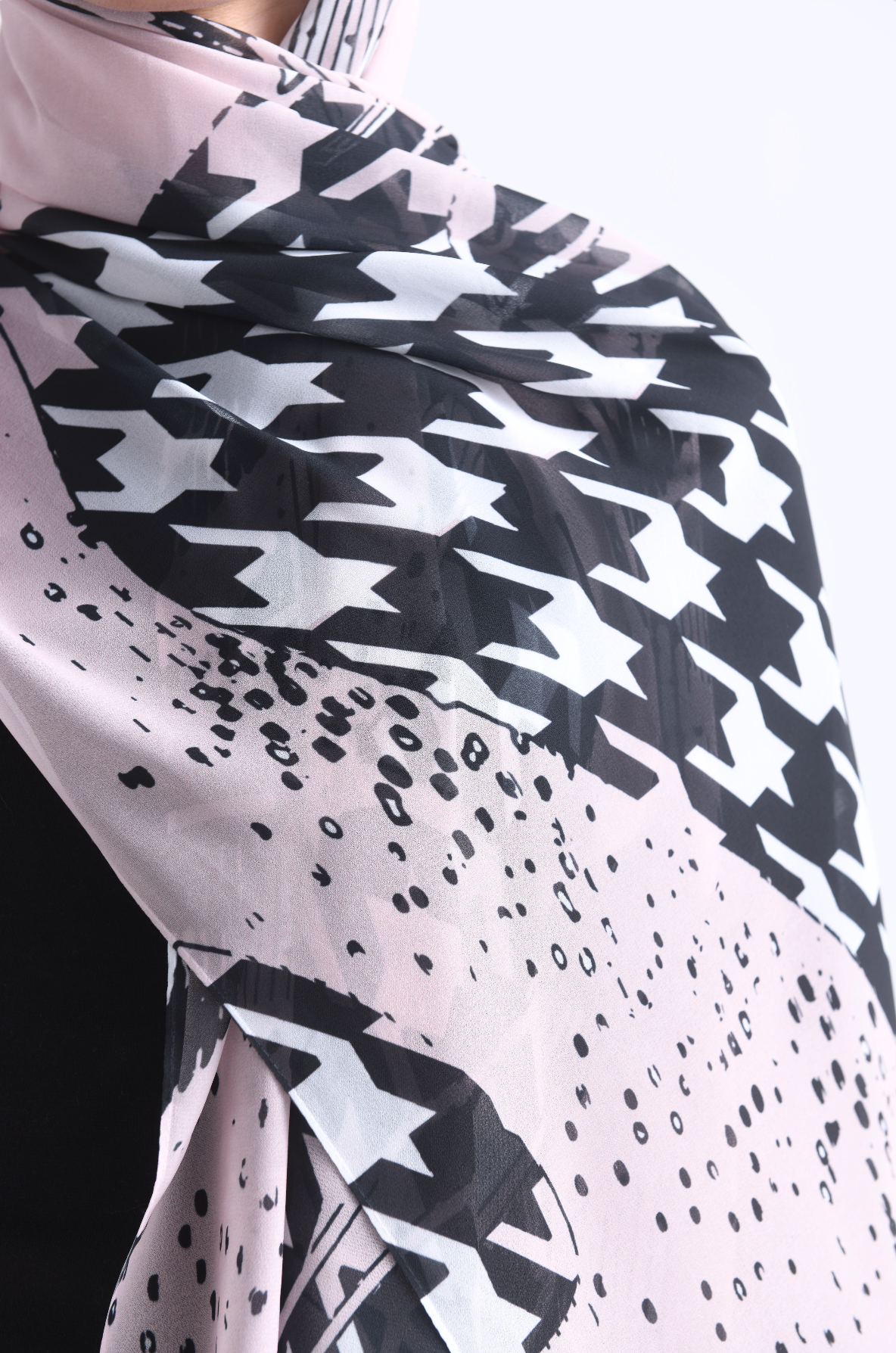 ink & ivory Chiffon (Code 106)